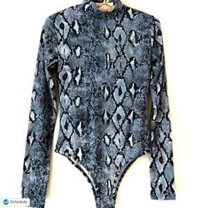 PrettyLittleThing bodysuit snakeskin mock turtleneck stretch blue white M